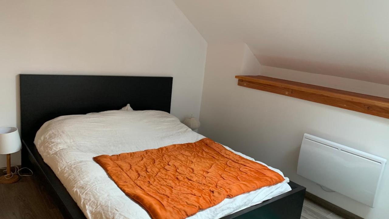 Chambre D'Hotes Dans Les Champs Jeux-Les-Bard Exterior foto